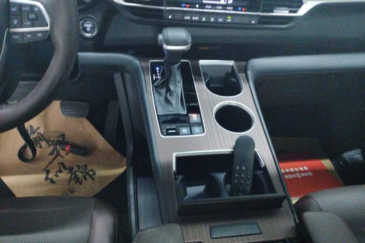 Used Toyota Granvia 2024 2.5L Hybrid Prestige PLUS Four-Wheel Drive Version Gear Lever