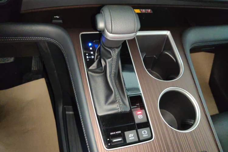 Used Toyota Granvia 2024 2.5L Hybrid Prestige PLUS Edition Gear Lever