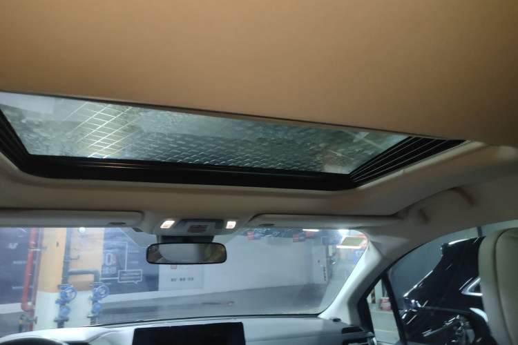 Used Toyota Granvia 2024 2.5L Hybrid Comfort Edition Headliner