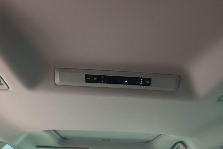 Used Toyota Granvia 2024 2.5L Hybrid Comfort Edition Headliner
