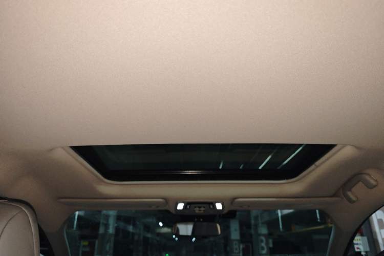 Used Toyota Granvia 2024 2.5L Hybrid Comfort Edition Headliner