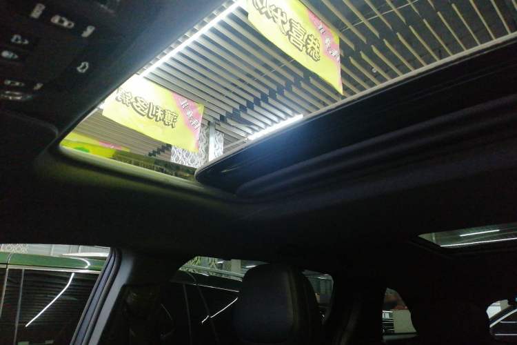 Used Toyota Granvia 2024 2.5L Hybrid Prestige PLUS Four-Wheel Drive Version Headliner