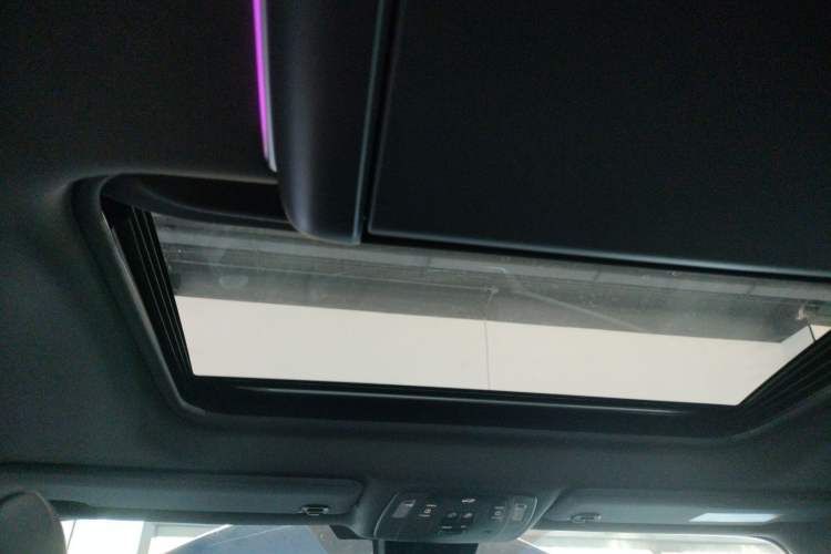 Used Toyota Granvia 2024 2.5L Hybrid Prestige PLUS Four-Wheel Drive Version Headliner