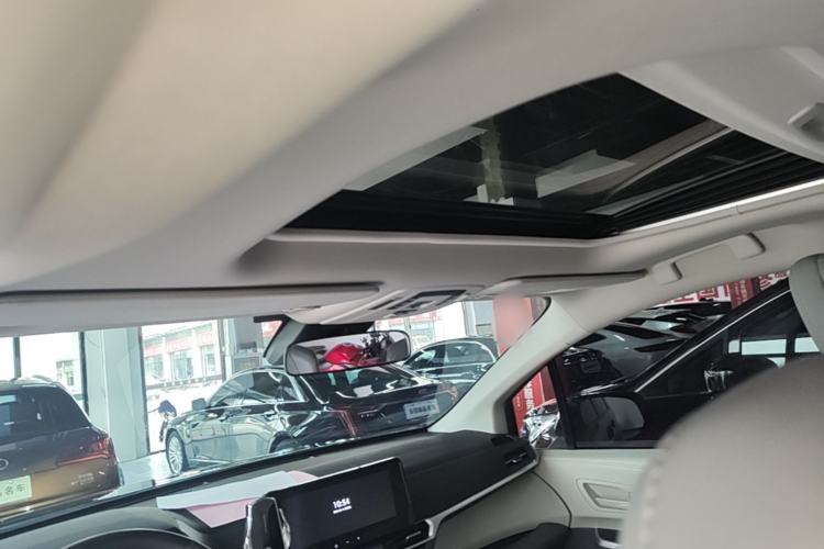 Used Toyota Granvia 2024 2.5L Hybrid Comfort Edition Headliner