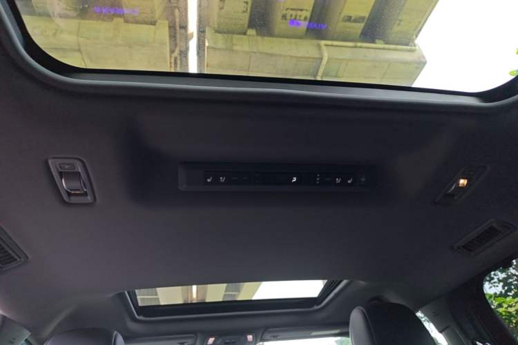 Used Toyota Granvia 2024 2.5L Hybrid Prestige PLUS Edition Headliner