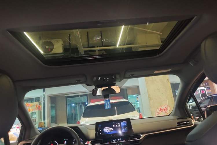 Used Toyota Granvia 2024 2.5L Hybrid Luxury Edition Headliner