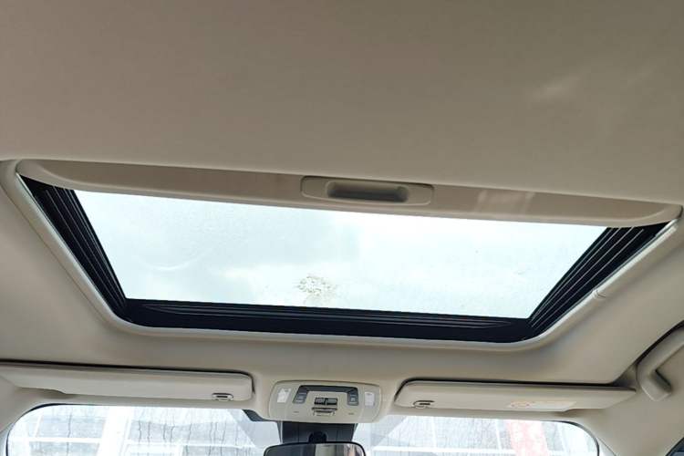 Used Toyota Granvia 2024 2.5L Hybrid Comfort Edition Headliner