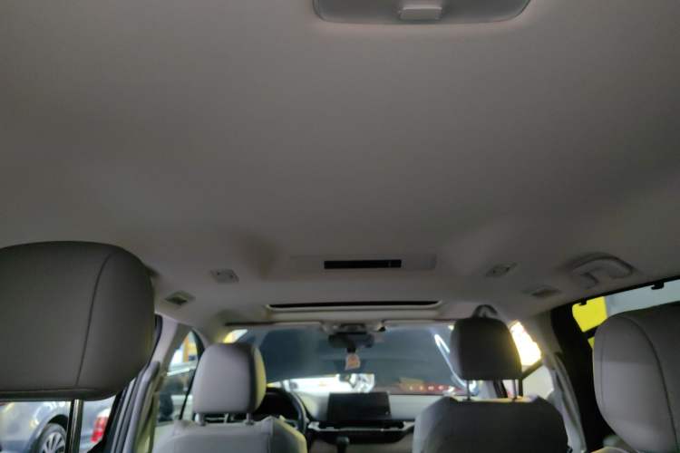 Used Toyota Granvia 2024 2.5L Hybrid Comfort Edition Headliner