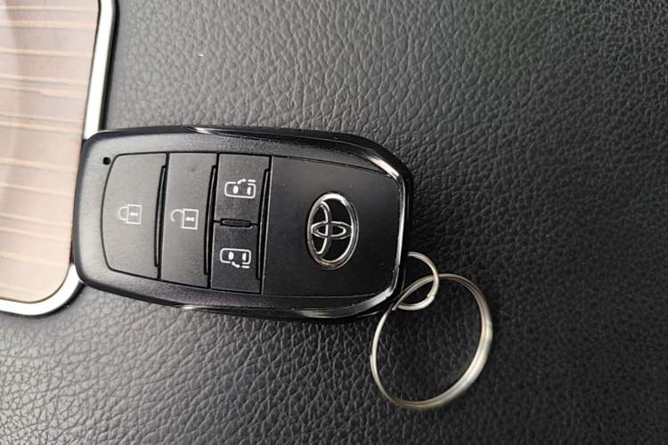 Used Toyota Granvia 2024 2.5L Hybrid Comfort Edition Interior 1