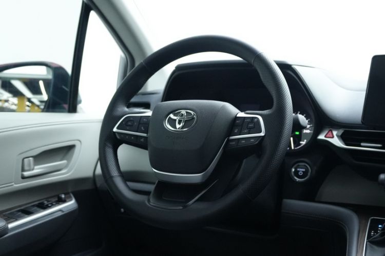Used Toyota Granvia 2024 2.5L Hybrid Comfort Edition Interior 11