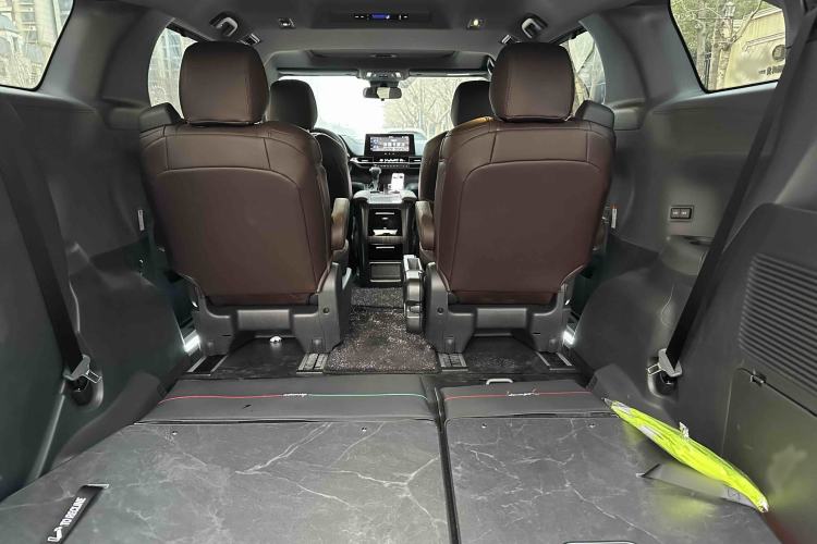 Used Toyota Granvia 2024 2.5L Hybrid Comfort Edition Interior 12