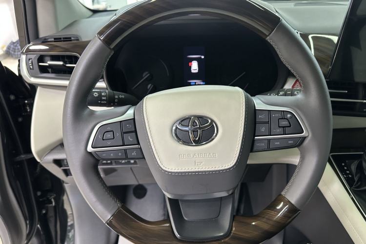 Used Toyota Granvia 2024 2.5L Hybrid Comfort Edition Interior 2