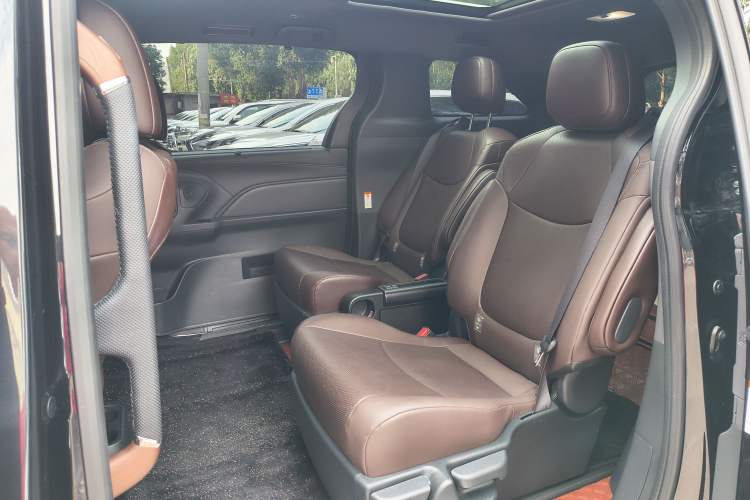Used Toyota Granvia 2024 2.5L Hybrid Prestige PLUS Four-Wheel Drive Version Interior 2