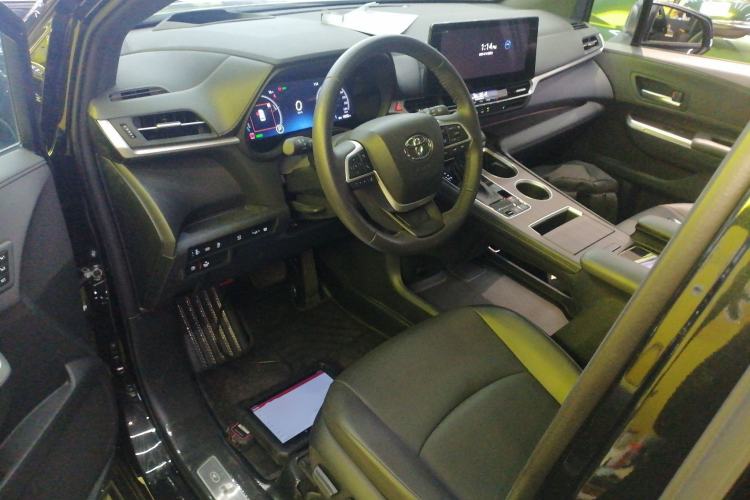 Used Toyota Granvia 2024 2.5L Hybrid Prestige PLUS Four-Wheel Drive Version Interior 2