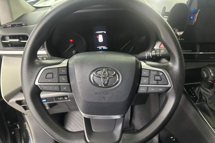 Used Toyota Granvia 2024 2.5L Hybrid Comfort Edition Interior 2