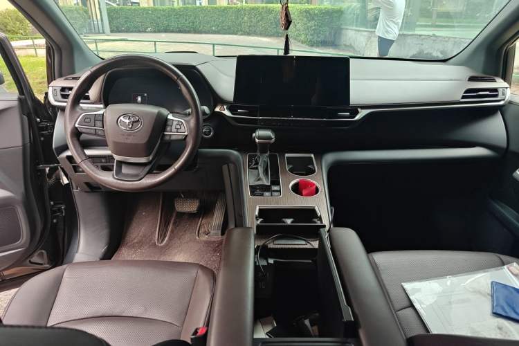Used Toyota Granvia 2024 2.5L Hybrid Prestige PLUS Four-Wheel Drive Version Interior 2