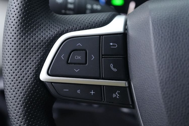 Used Toyota Granvia 2024 2.5L Hybrid Comfort Edition Interior 2