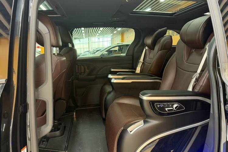 Used Toyota Granvia 2024 2.5L Hybrid Prestige PLUS Four-Wheel Drive Version Interior 3