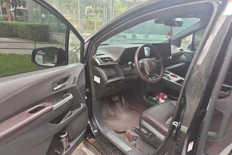 Used Toyota Granvia 2024 2.5L Hybrid Prestige PLUS Four-Wheel Drive Version Interior 3