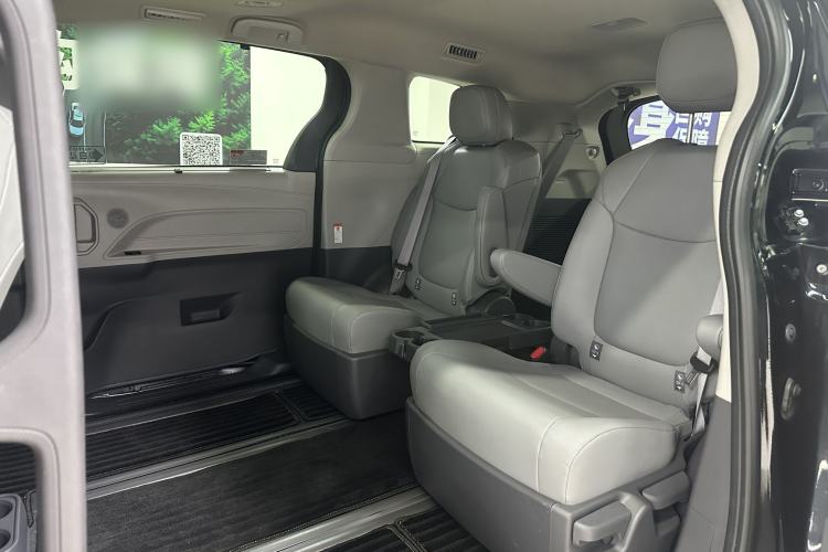 Used Toyota Granvia 2024 2.5L Hybrid Comfort Edition Interior 4