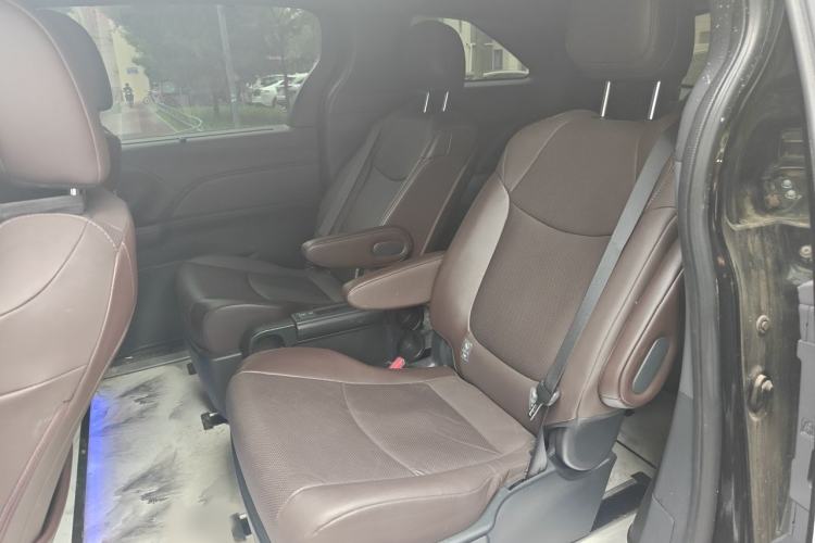 Used Toyota Granvia 2024 2.5L Hybrid Prestige PLUS Four-Wheel Drive Version Interior 4