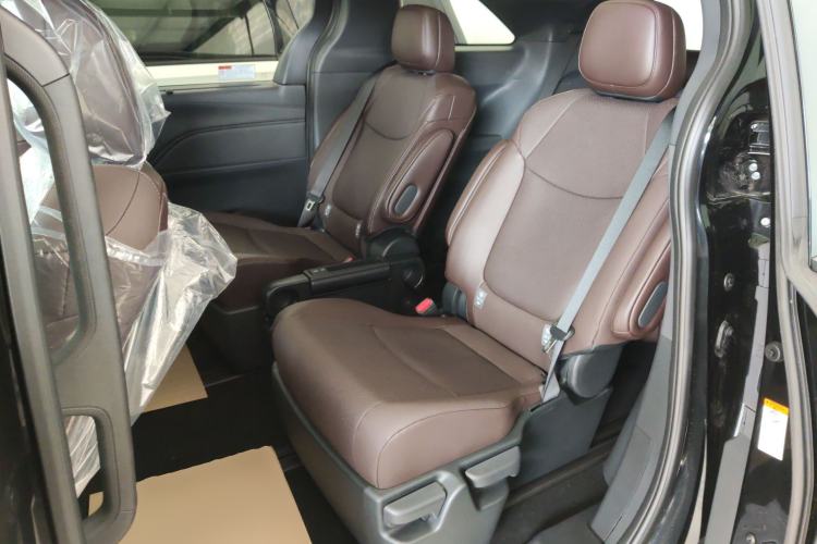 Used Toyota Granvia 2024 2.5L Hybrid Prestige PLUS Four-Wheel Drive Version Interior 4