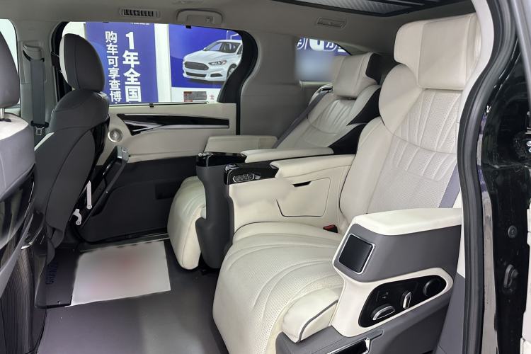 Used Toyota Granvia 2024 2.5L Hybrid Comfort Edition Interior 6