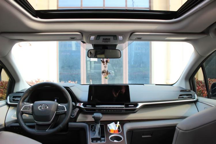 Used Toyota Granvia 2024 2.5L Hybrid Comfort Edition Interior 6
