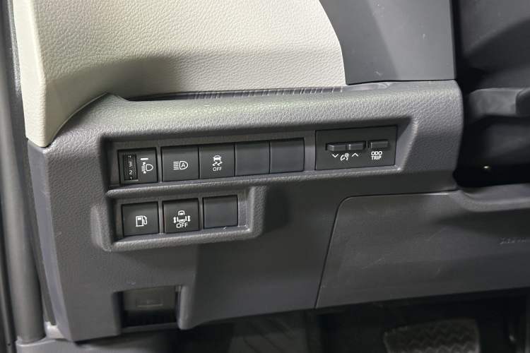 Used Toyota Granvia 2024 2.5L Hybrid Comfort Edition Interior 6