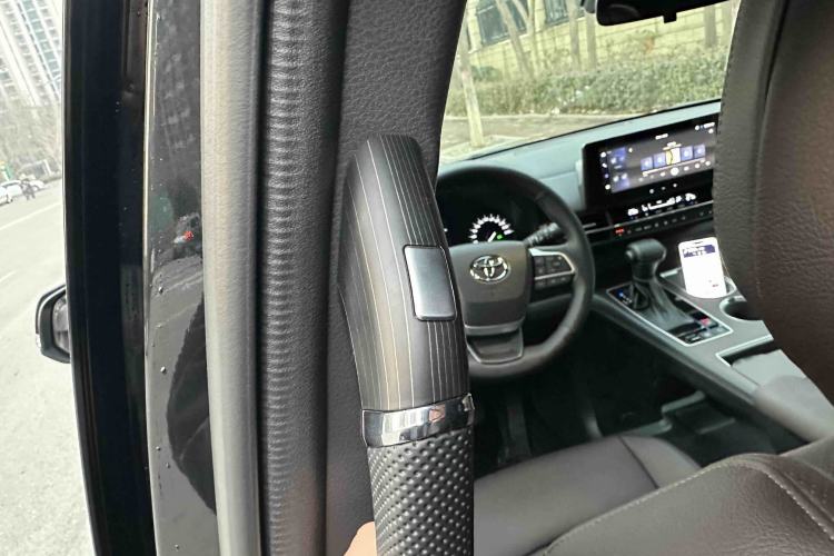 Used Toyota Granvia 2024 2.5L Hybrid Comfort Edition Interior 9