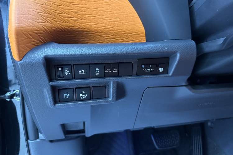 Used Toyota Granvia 2024 2.5L Hybrid Comfort Edition Interior 9