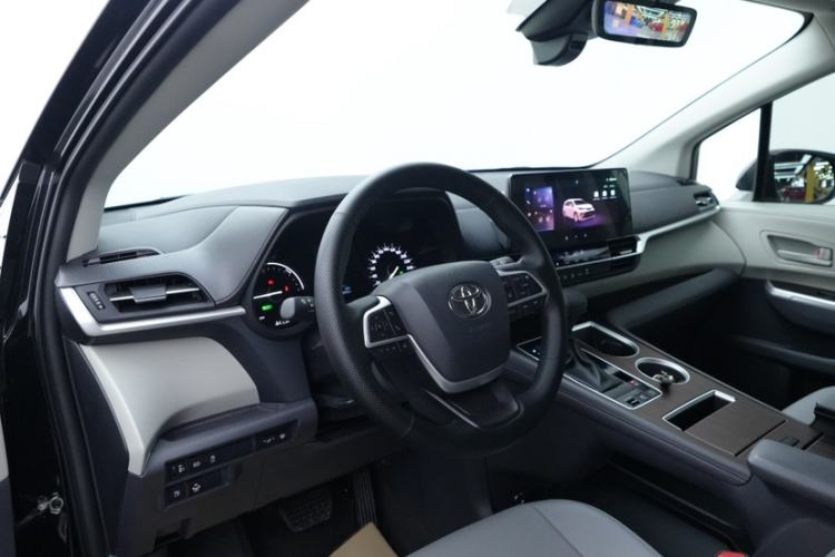 Used Toyota Granvia 2024 2.5L Hybrid Comfort Edition Interior 9