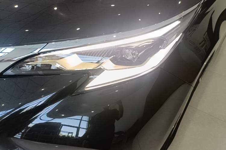 Used Toyota Granvia 2024 2.5L Hybrid Comfort Edition Left Front Headlight
