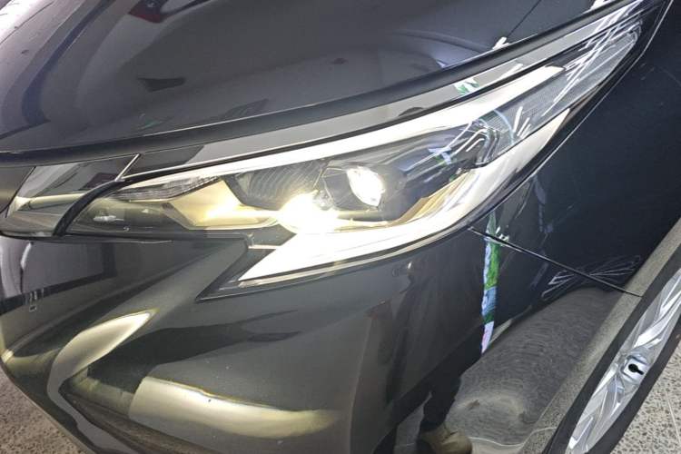 Used Toyota Granvia 2024 2.5L Hybrid Comfort Edition Left Front Headlight