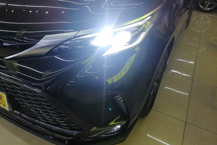 Used Toyota Granvia 2024 2.5L Hybrid Prestige PLUS Four-Wheel Drive Version Left Front Headlight