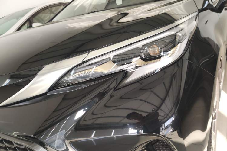 Used Toyota Granvia 2024 2.5L Hybrid Prestige PLUS Four-Wheel Drive Version Left Front Headlight