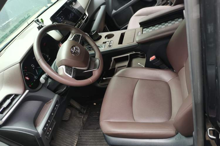 Used Toyota Granvia 2024 2.5L Hybrid Prestige PLUS Four-Wheel Drive Version Left Front Seat