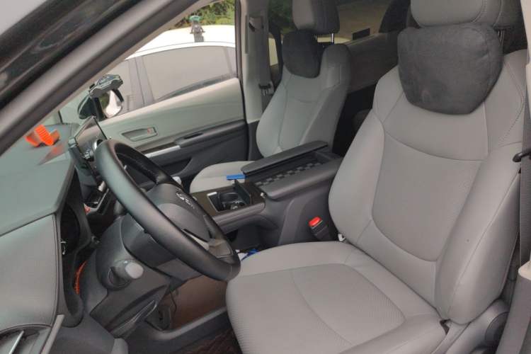 Used Toyota Granvia 2024 2.5L Hybrid Comfort Edition Left Front Seat