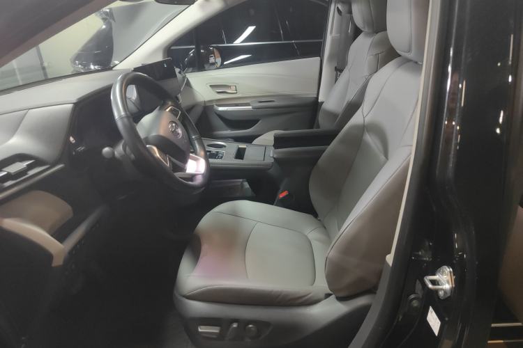 Used Toyota Granvia 2024 2.5L Hybrid Comfort Edition Left Front Seat