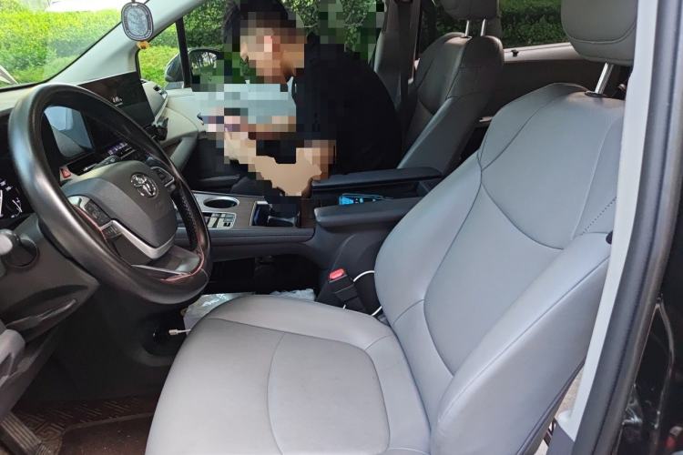 Used Toyota Granvia 2024 2.5L Hybrid Comfort Edition Left Front Seat