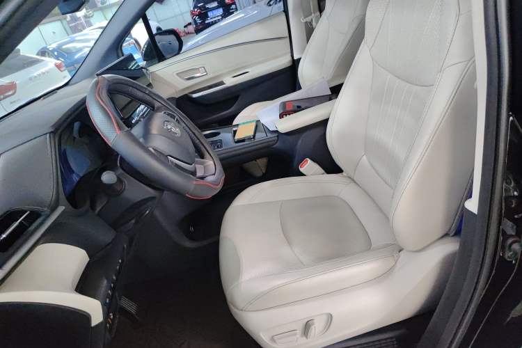 Used Toyota Granvia 2024 2.5L Hybrid Prestige ULTRA Edition Left Front Seat
