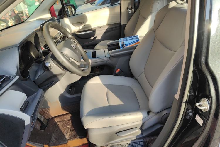 Used Toyota Granvia 2024 2.5L Hybrid Comfort Edition Left Front Seat