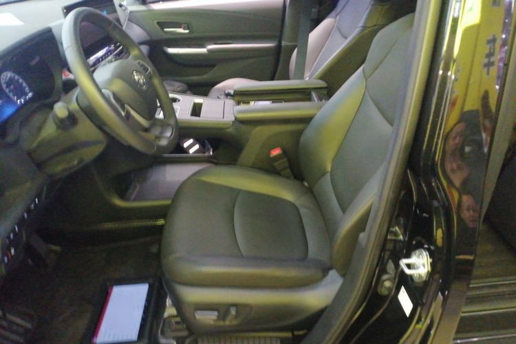 Used Toyota Granvia 2024 2.5L Hybrid Prestige PLUS Four-Wheel Drive Version Left Front Seat