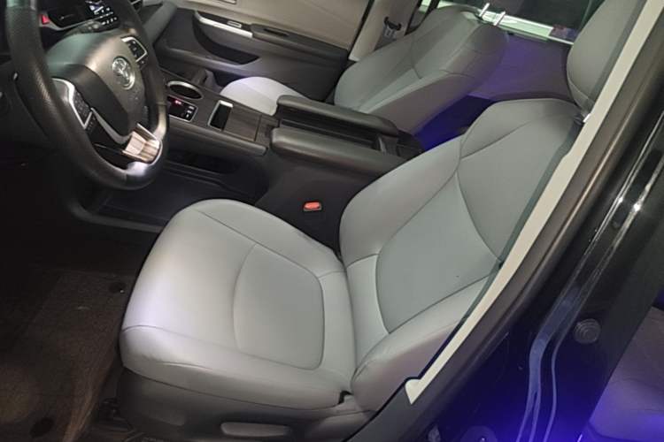 Used Toyota Granvia 2024 2.5L Hybrid Comfort Edition Left Front Seat