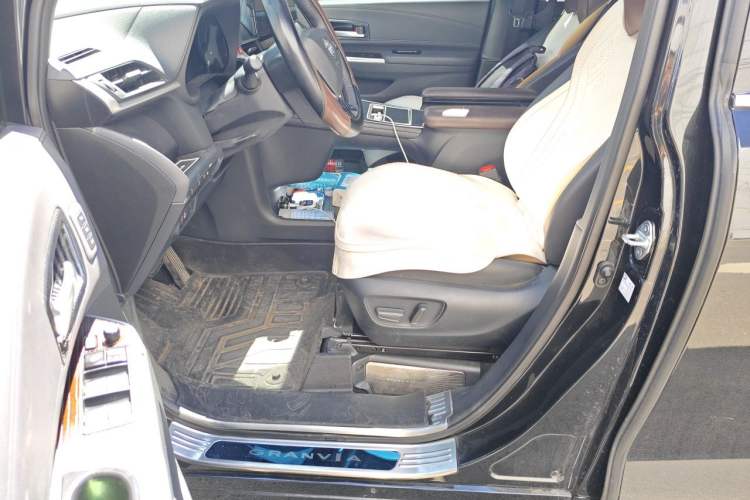 Used Toyota Granvia 2024 2.5L Hybrid Prestige PLUS Edition Left Front Seat