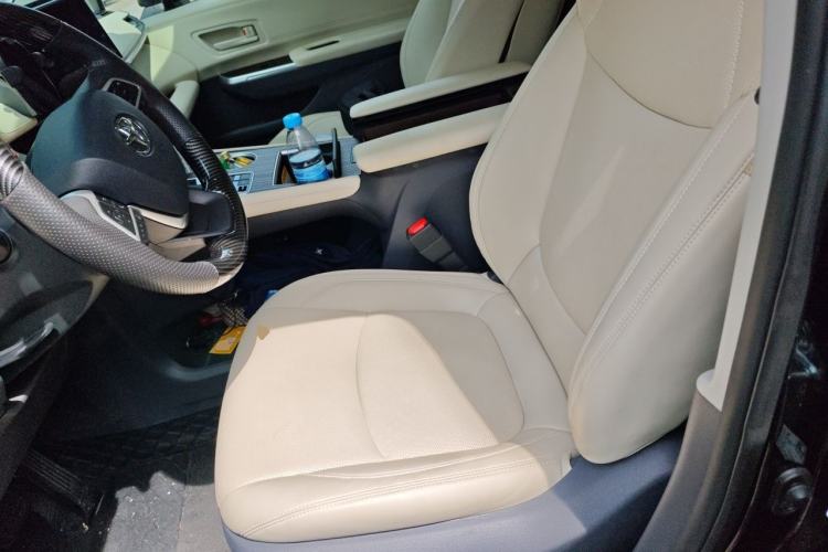 Used Toyota Granvia 2024 2.5L Hybrid Comfort Edition Left Front Seat