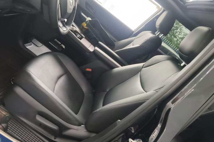 Used Toyota Granvia 2024 2.5L Hybrid Luxury Edition Left Front Seat
