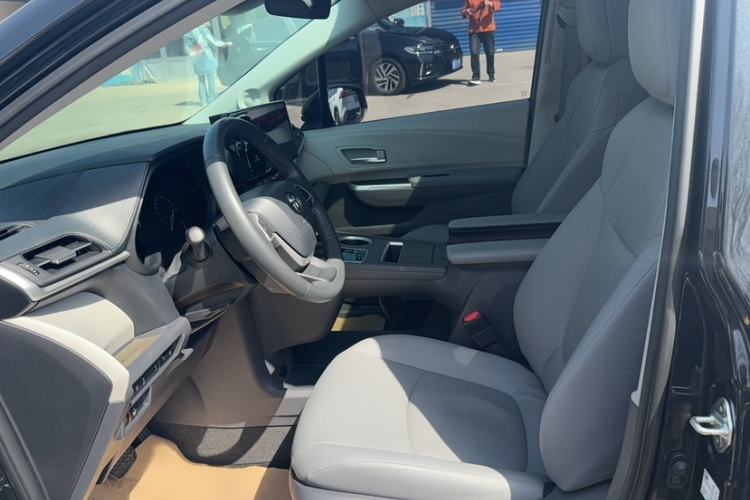 Used Toyota Granvia 2024 2.5L Hybrid Prestige PLUS Edition Left Front Seat