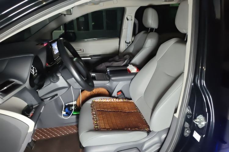 Used Toyota Granvia 2024 2.5L Hybrid Comfort Edition Left Front Seat