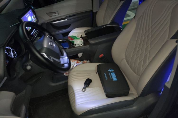 Used Toyota Granvia 2024 2.5L Hybrid Comfort Edition Left Front Seat